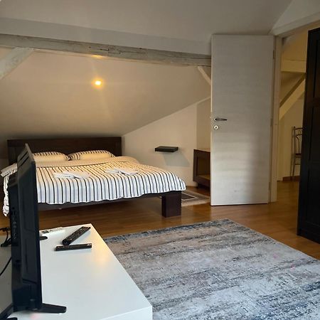 Double Bedroom Apartment In ベオグラード エクステリア 写真