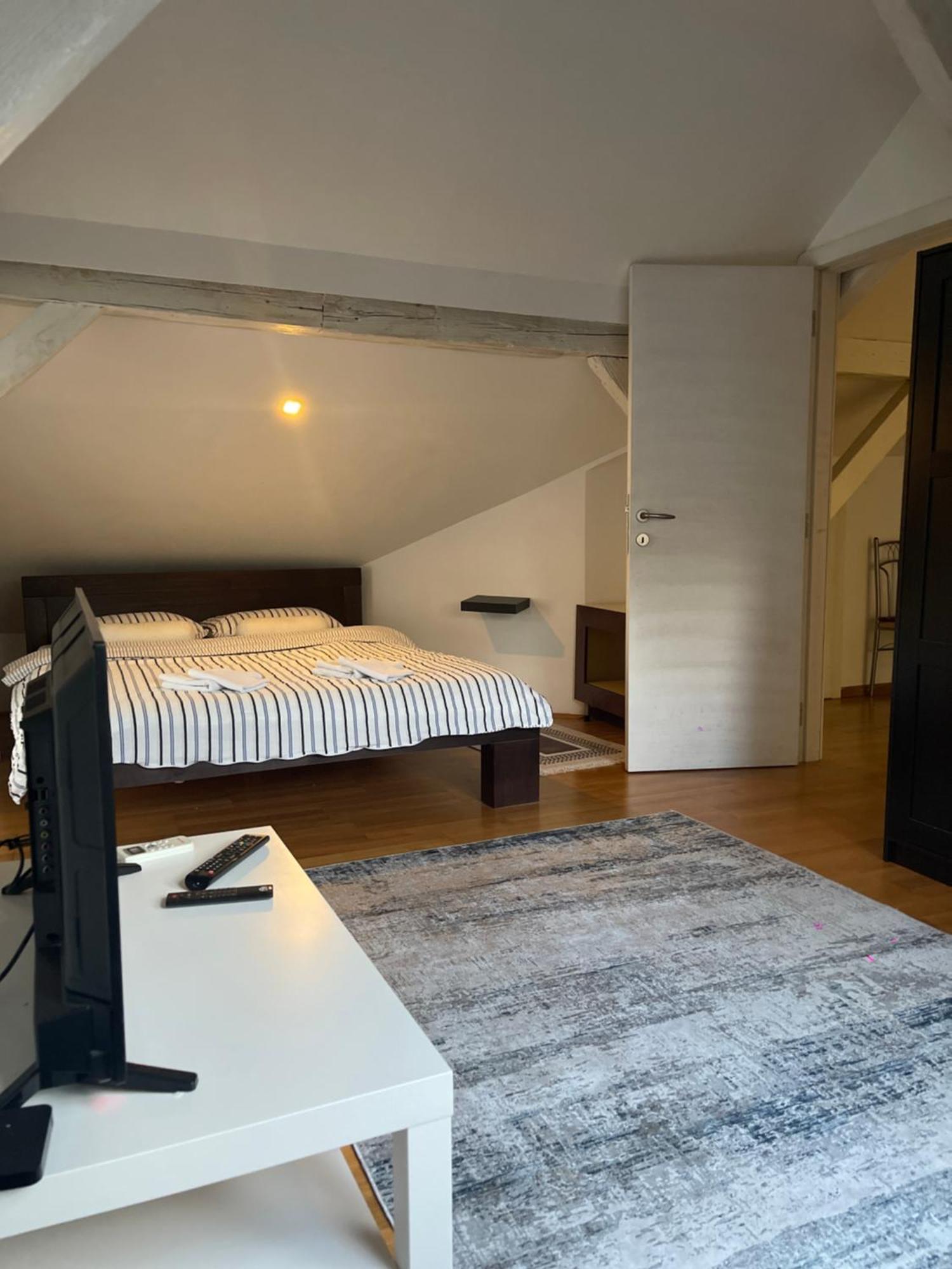 Double Bedroom Apartment In ベオグラード エクステリア 写真
